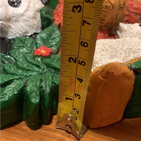 Peace on Earth Resin Wildlife Wreath - Picture 7 of 7